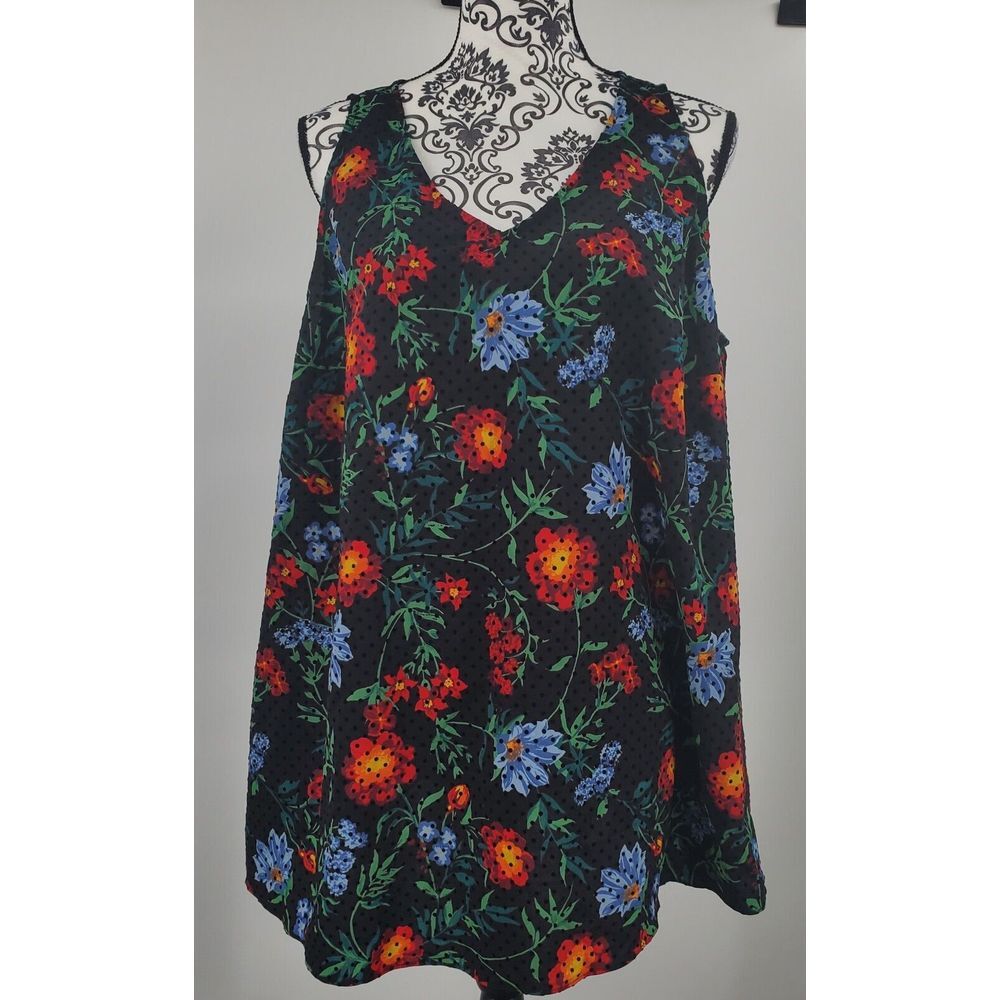 Lane Bryant Black Floral Tank Top Plus Size 18 Texture V-Neck Great Condition